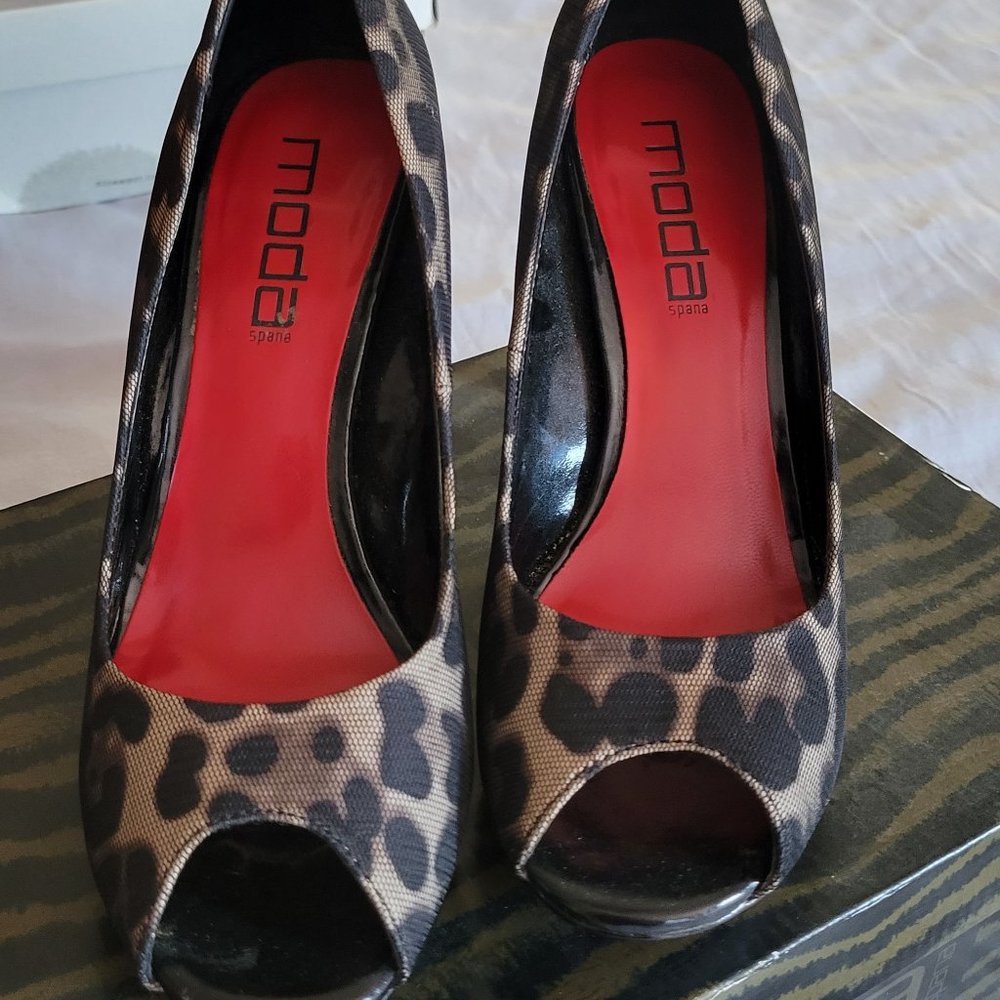 Moda Leopard Print Heals